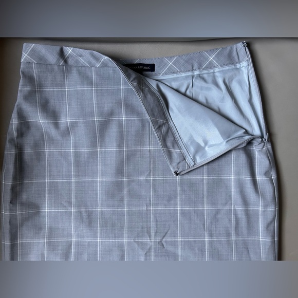 Banana Republic plaid pencil skirt - Picture 7 of 8